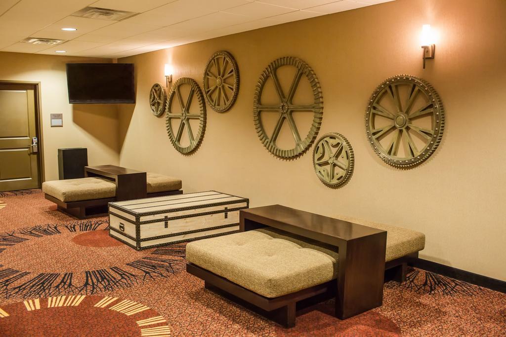 Teddy'S Residential Suites Watford City Ngoại thất bức ảnh
