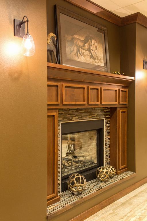 Teddy'S Residential Suites Watford City Ngoại thất bức ảnh