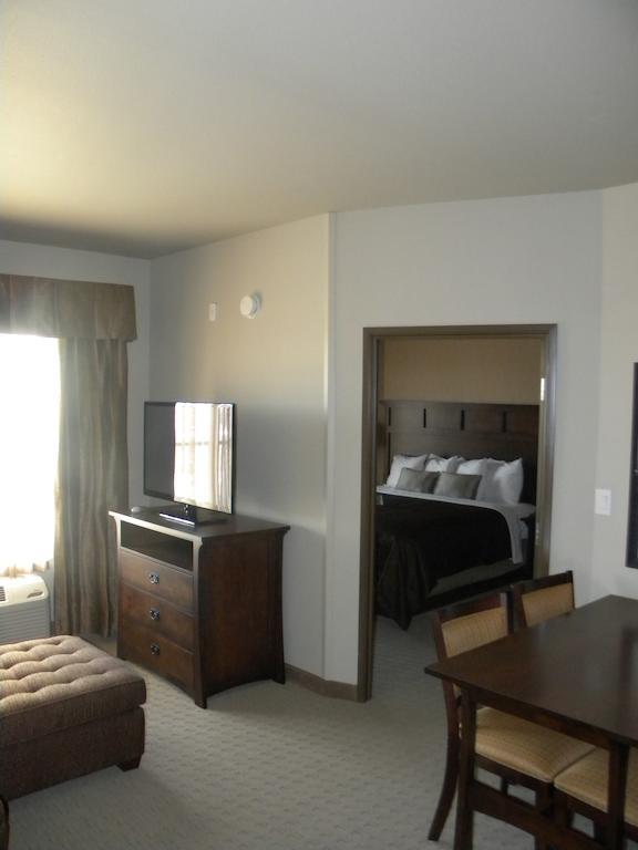 Teddy'S Residential Suites Watford City Ngoại thất bức ảnh