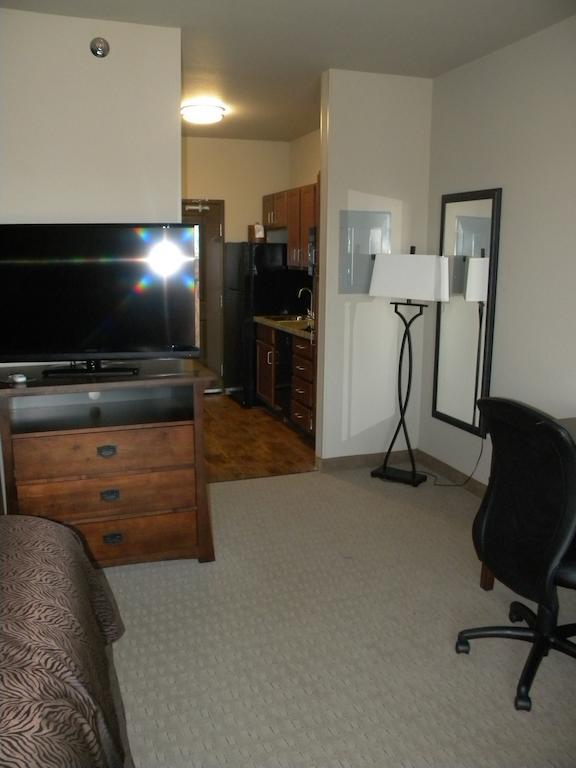 Teddy'S Residential Suites Watford City Ngoại thất bức ảnh