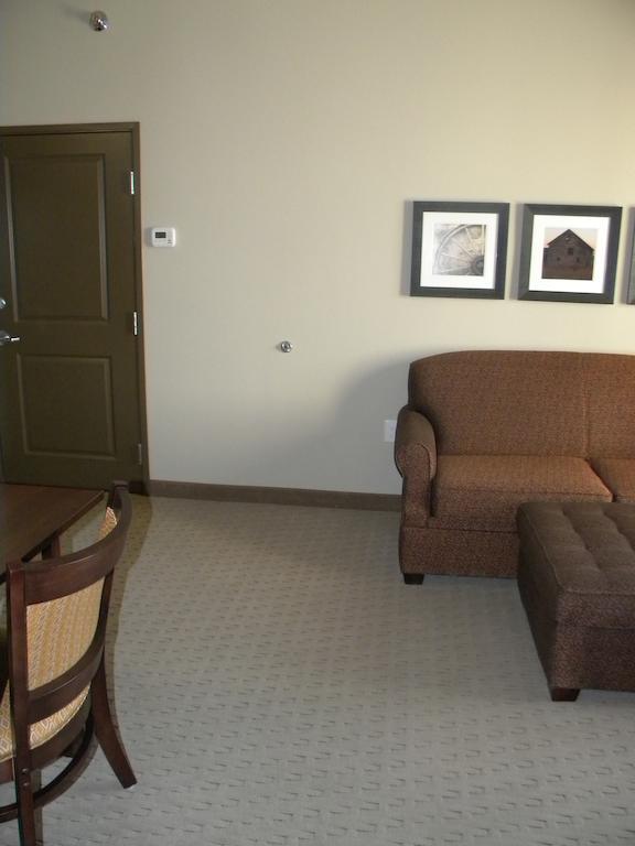 Teddy'S Residential Suites Watford City Ngoại thất bức ảnh