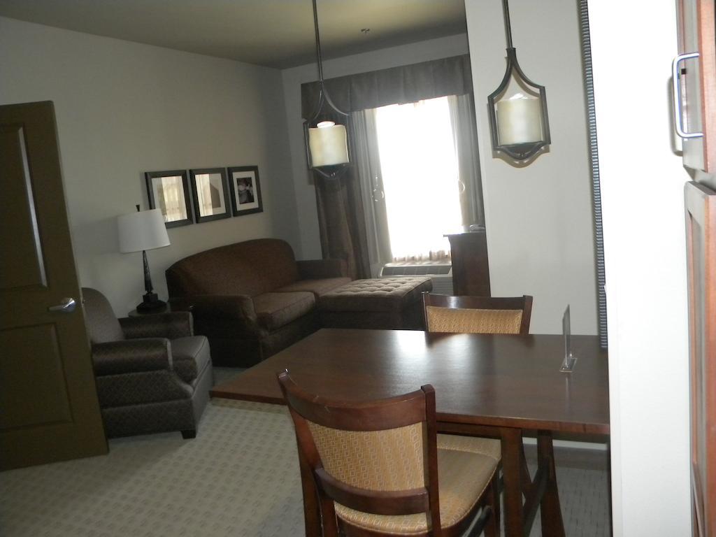 Teddy'S Residential Suites Watford City Ngoại thất bức ảnh