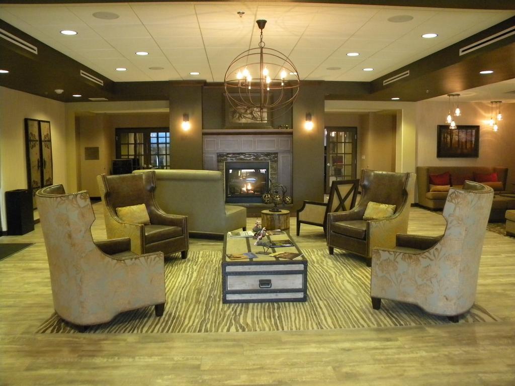 Teddy'S Residential Suites Watford City Ngoại thất bức ảnh