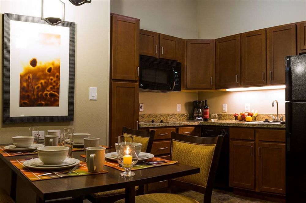 Teddy'S Residential Suites Watford City Ngoại thất bức ảnh