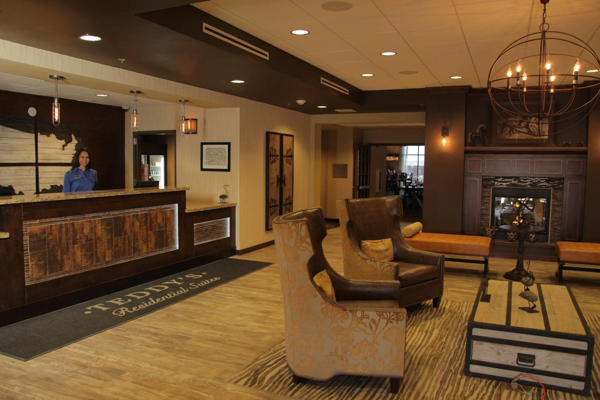 Teddy'S Residential Suites Watford City Ngoại thất bức ảnh