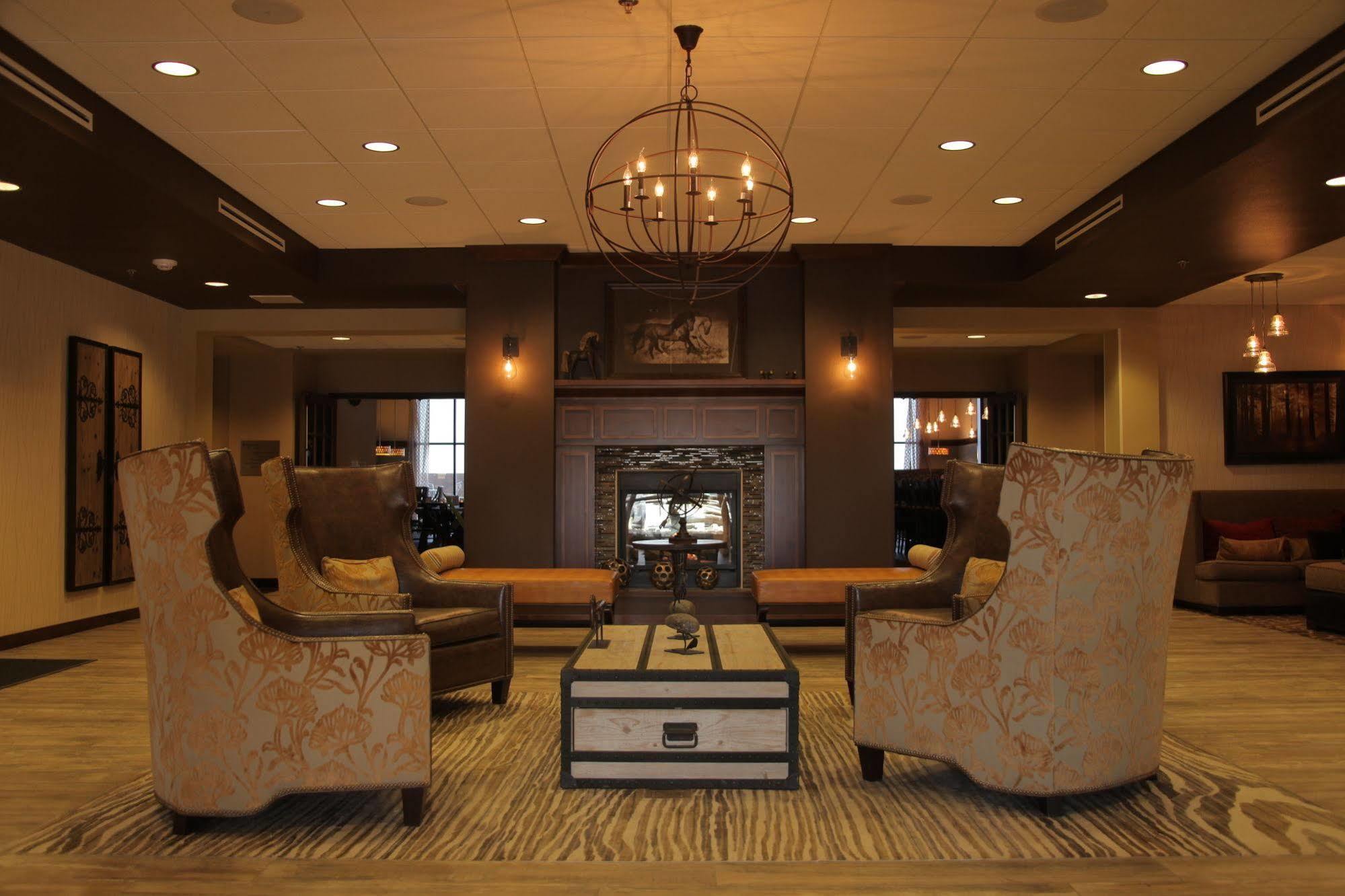 Teddy'S Residential Suites Watford City Ngoại thất bức ảnh