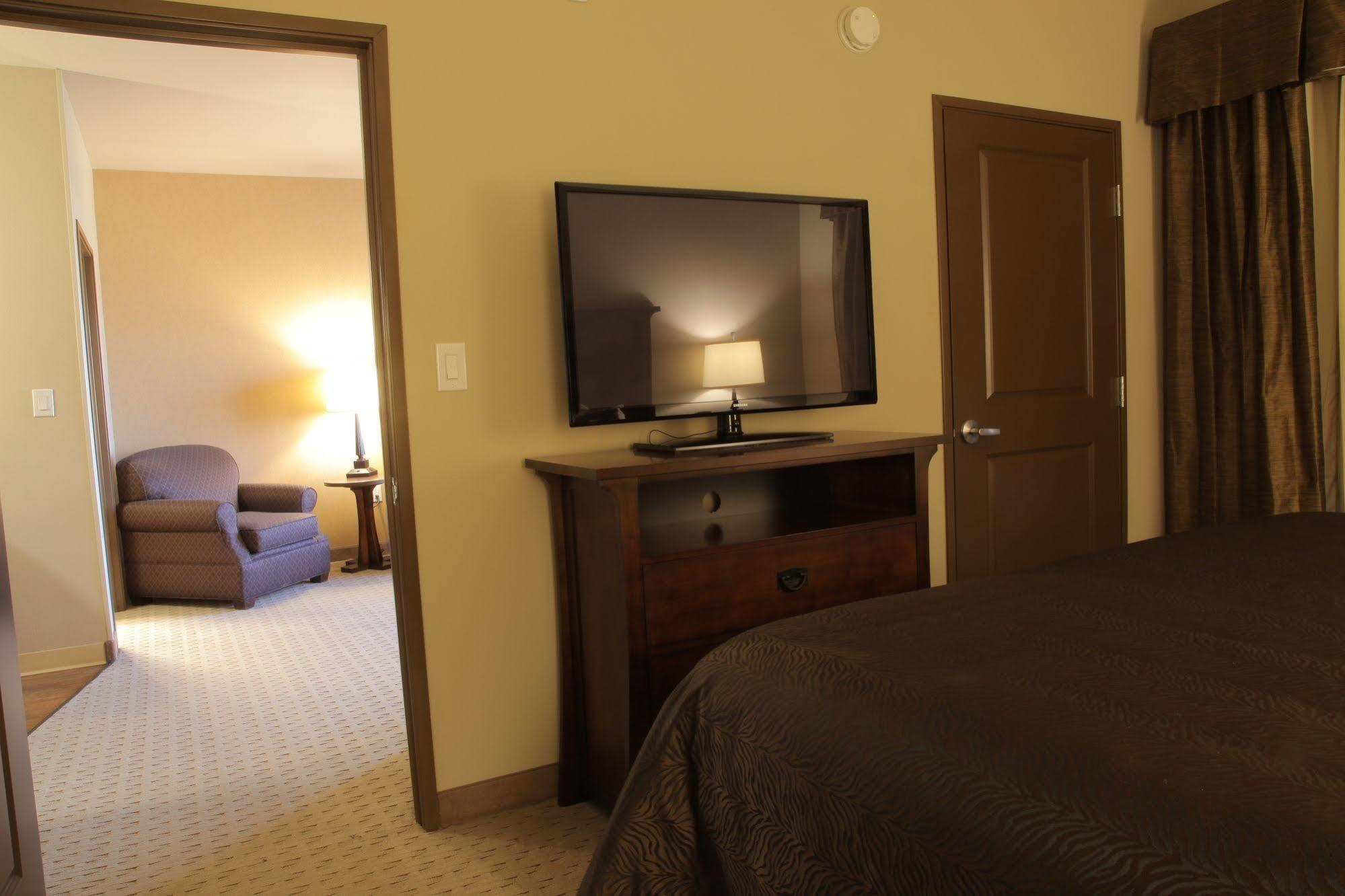 Teddy'S Residential Suites Watford City Ngoại thất bức ảnh