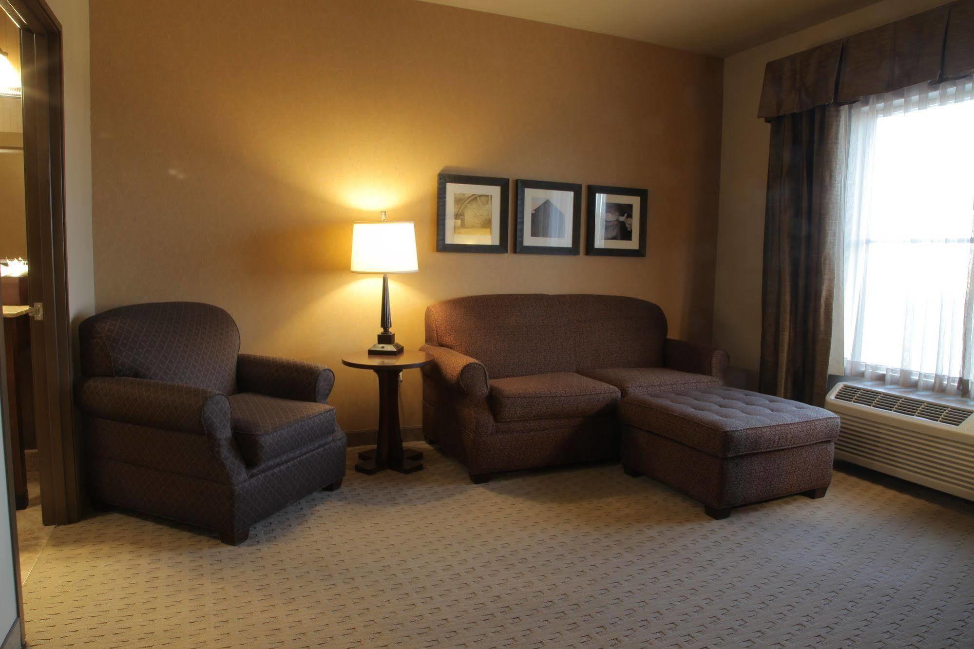 Teddy'S Residential Suites Watford City Ngoại thất bức ảnh
